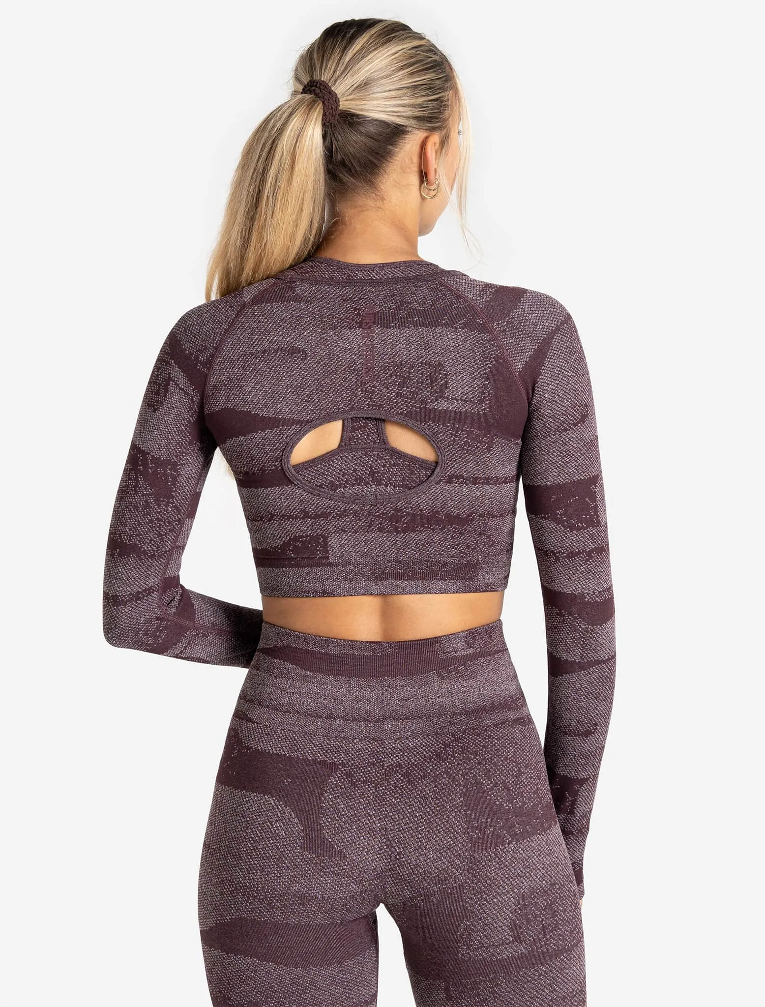 Boost Seamless Long Sleeve Crop Top - Cherry